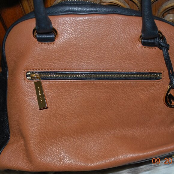 Michael Kors Black & Tan bag - Picture 2 of 9